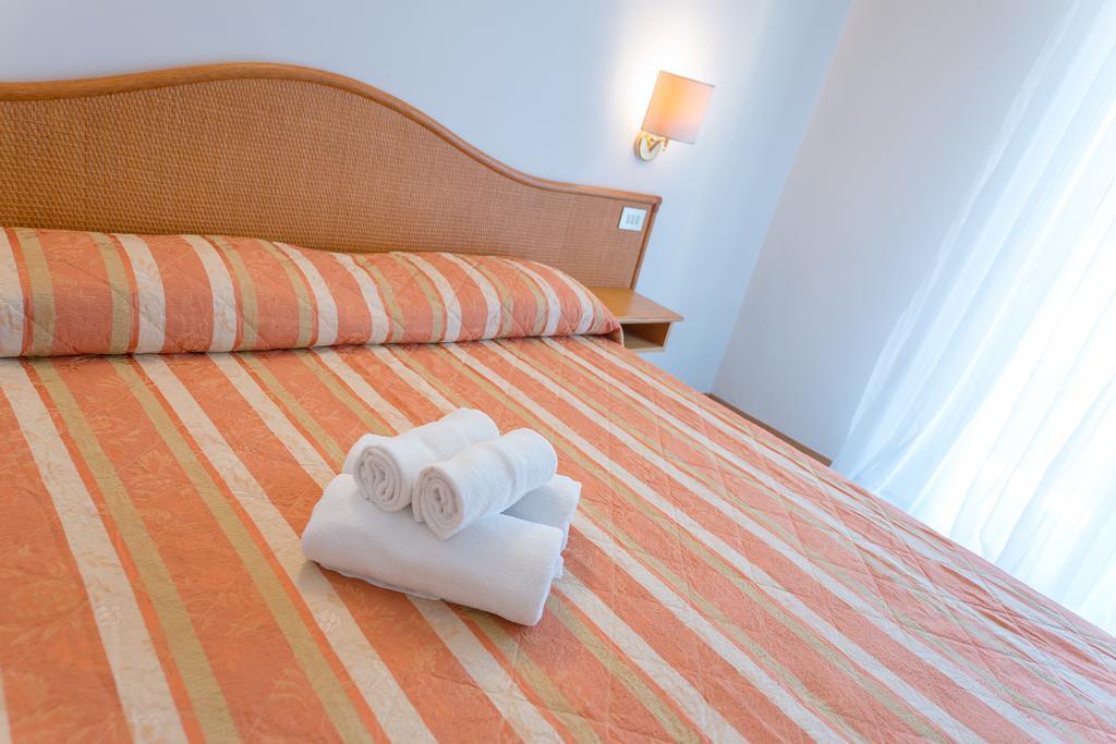 Hotel Falco Riccione Exterior photo
