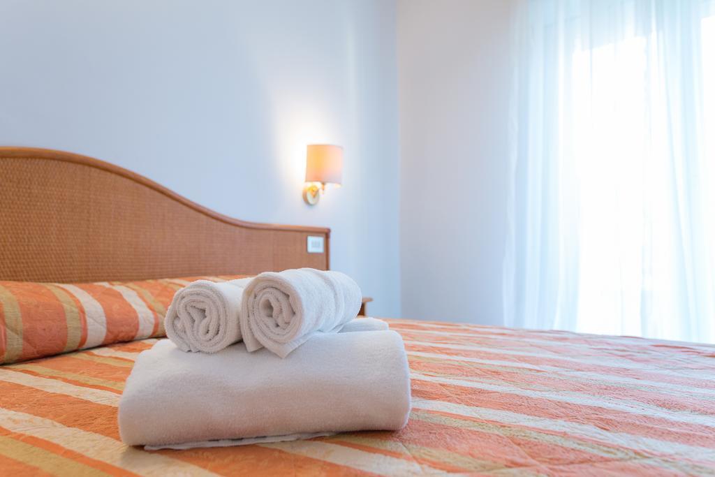 Hotel Falco Riccione Exterior photo