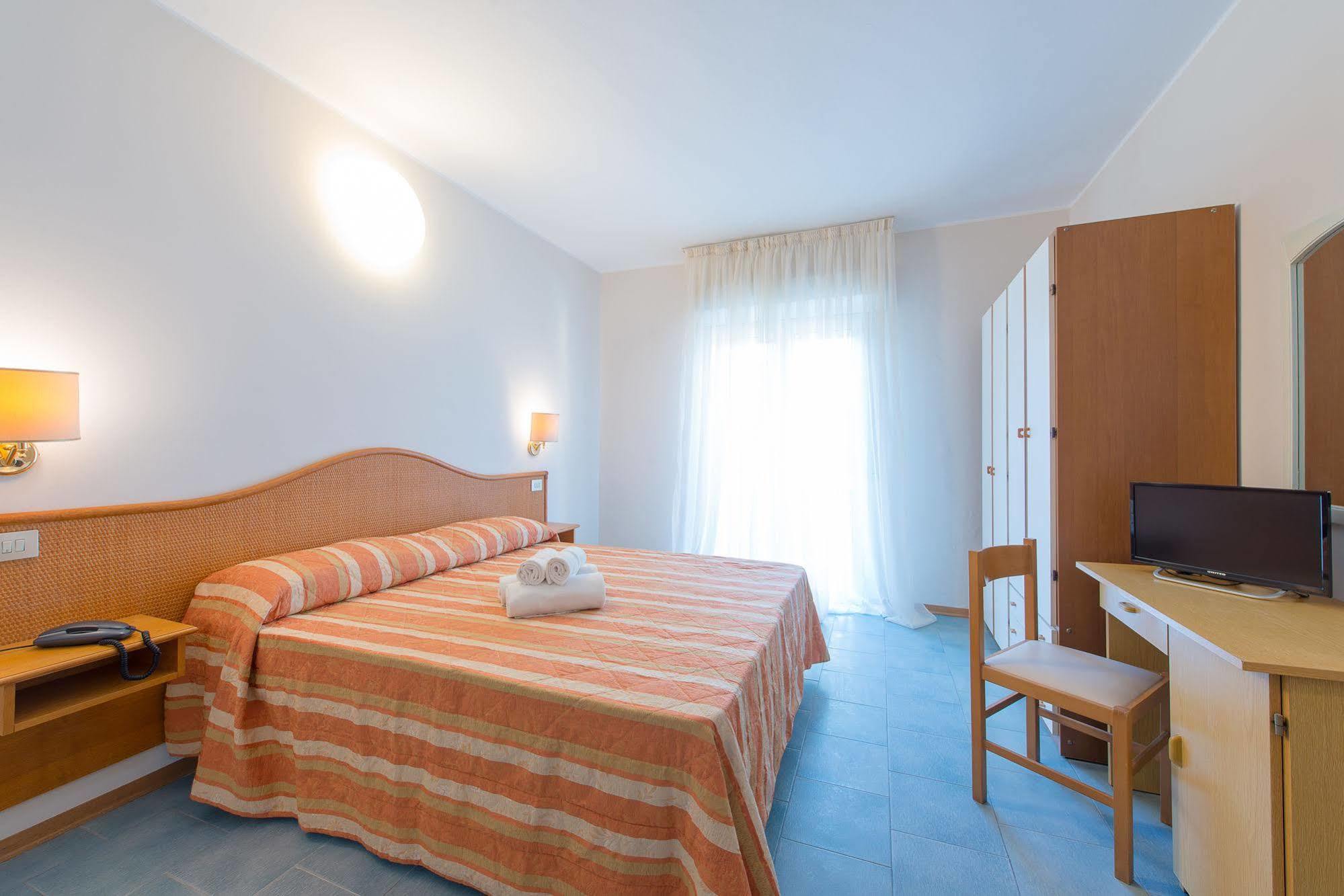 Hotel Falco Riccione Exterior photo