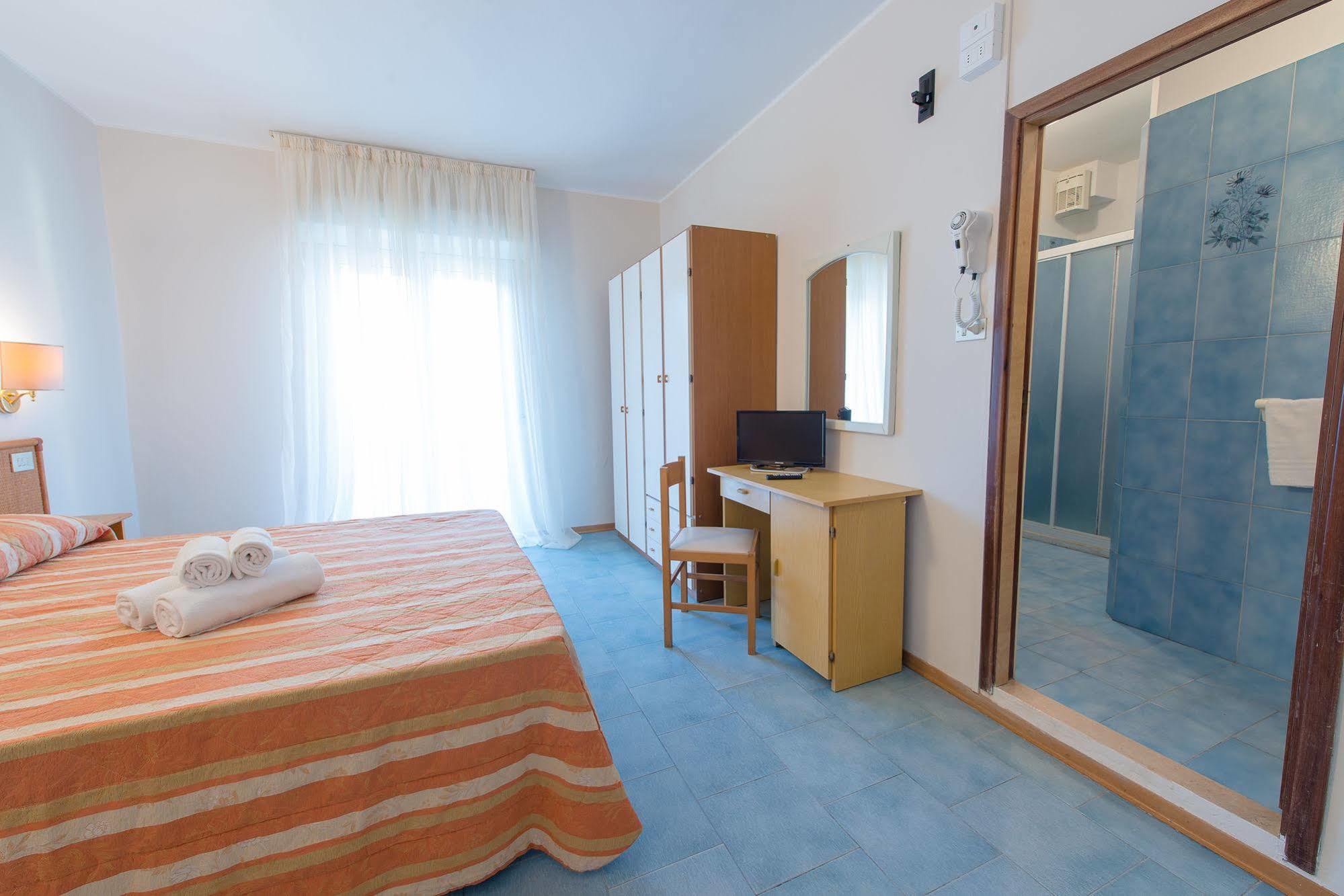 Hotel Falco Riccione Exterior photo